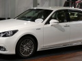2013 Toyota Crown Majesta VI (S210) - Tekniska data, Bränsleförbrukning, Mått