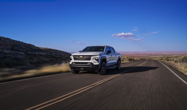 2024 Chevrolet Silverado EV Crew Cab - Снимка 1