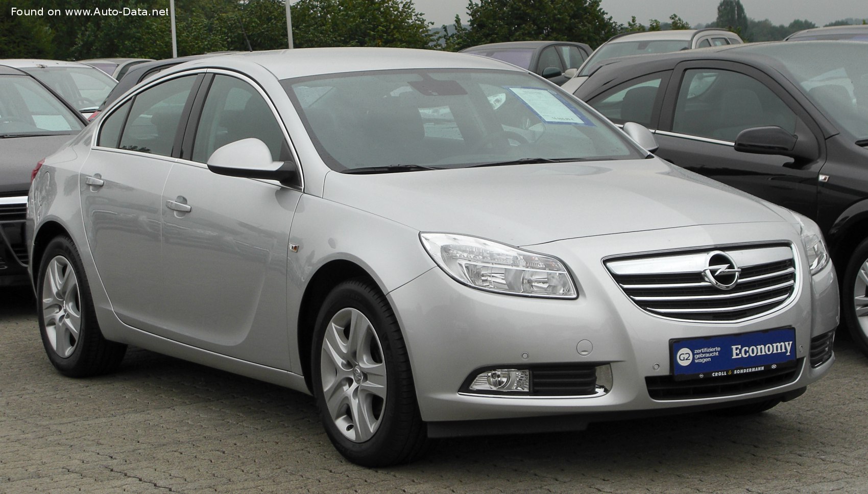 https://www.auto-data.net/images/f103/Opel-Insignia-Sedan-A.jpg