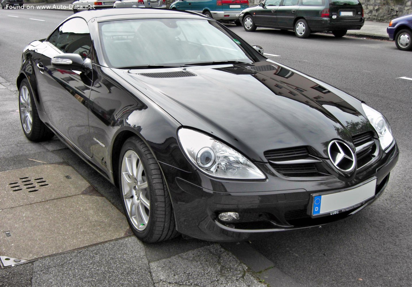 Mercedes Benz SLK (R171) 350 specs, dimensions