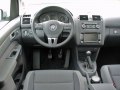 2010 Volkswagen Touran I (facelift 2010) - Снимка 3