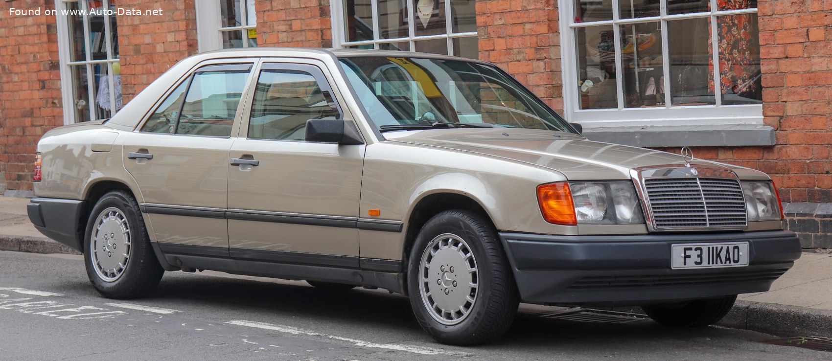 Mercedes-Benz 260/300/320 W124 (1984-1995) : la dernière Classe E
