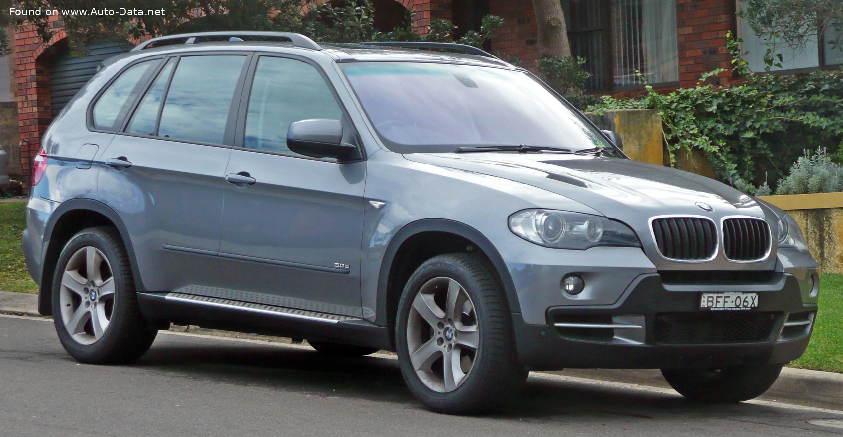BMW X5 M (E70) technical specifications and fuel consumption —
