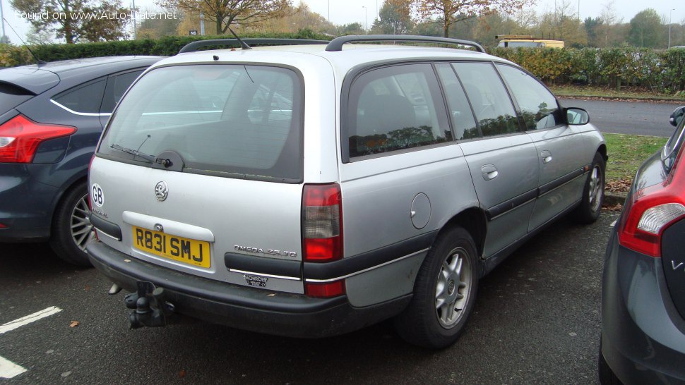 1994 Vauxhall Omega Estate B - Kuva 1