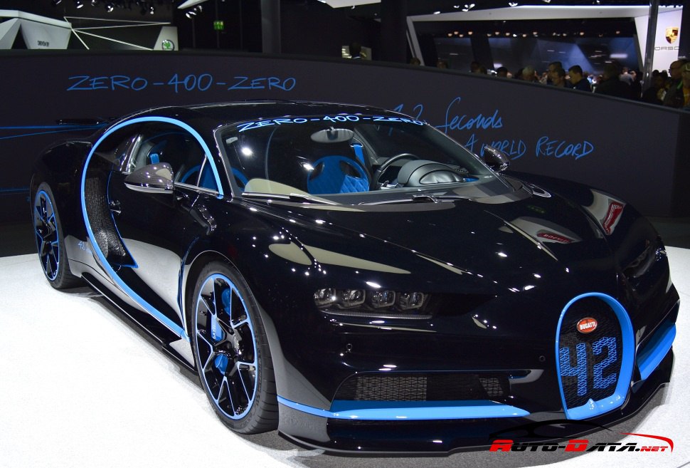 Черно Bugatti Chiron 