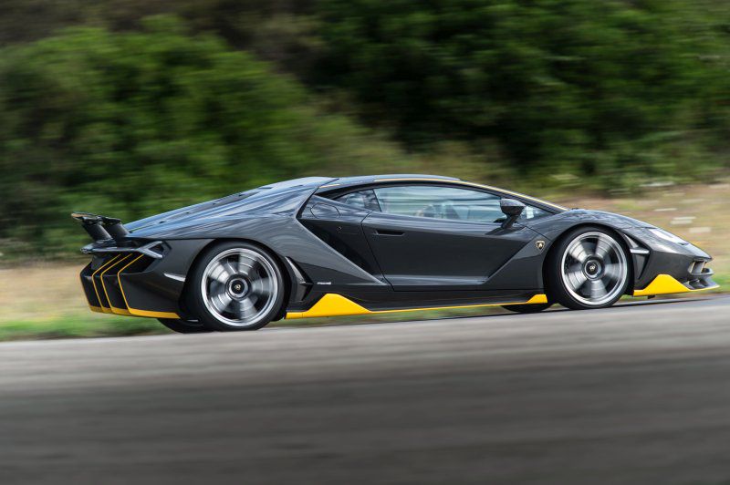 Images of: Lamborghini Centenario LP 770-4 - 2016 | 15/40