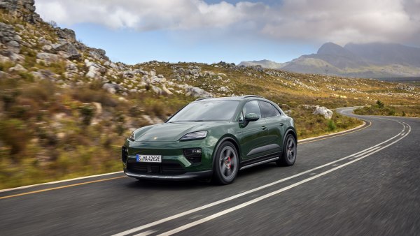 2024 Porsche Macan II Electric - Photo 1