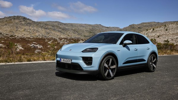 2024 Porsche Macan II Electric - Photo 1