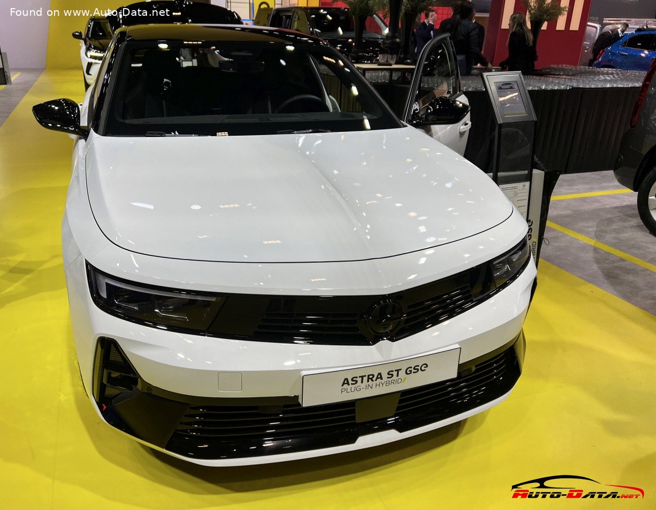 https://www.auto-data.net/images/f127/Opel-Astra-L-Sports-Tourer.jpg