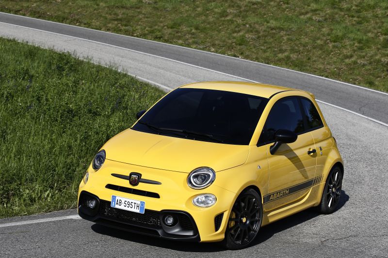 Maaltijd nabootsen ader 2016 Abarth 595 (facelift 2016) Competizione 1.4 T-Jet (180 Hp) | Technical  specs, data, fuel consumption, Dimensions