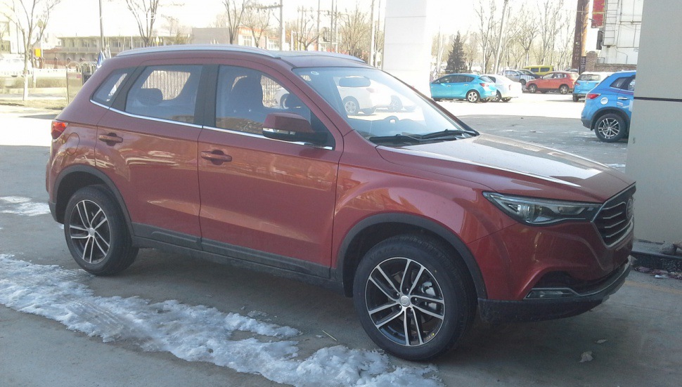 Машина faw besturn x40