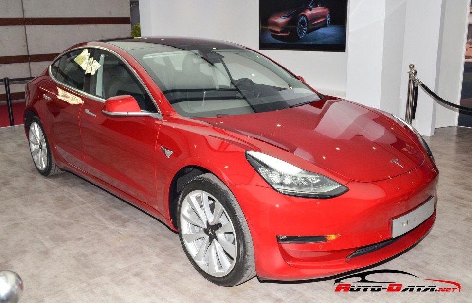 Tesla Model 3 - Long Range, пробег 500км
