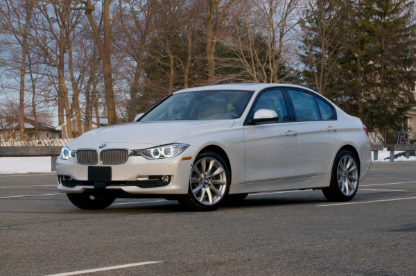 2012 BMW Seria 3 Limuzyna (F30) - Fotografia 1