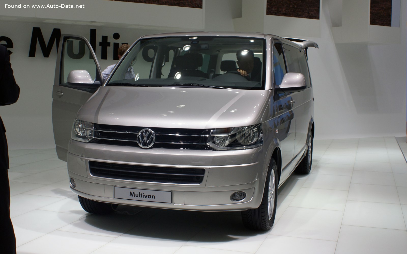 Volkswagen T5 Multivan (2010)  Información general 