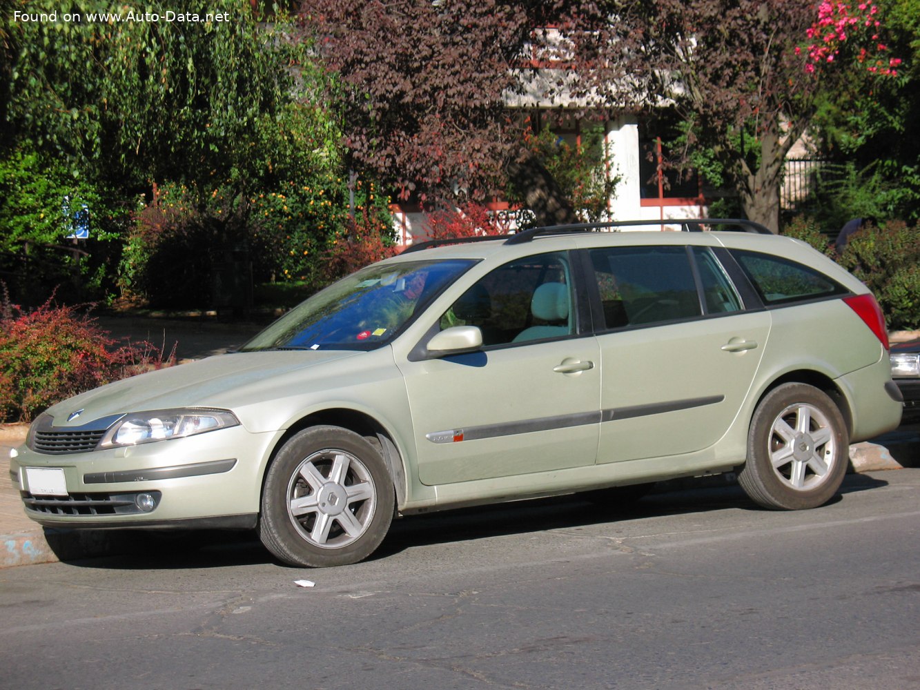 2007 Renault Laguna III Grandtour 2,0 16V (140 Hp)  Technical specs, data,  fuel consumption, Dimensions