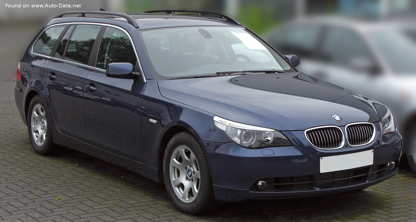 https://www.auto-data.net/images/f65/BMW-5-Series-Touring-E61.jpg