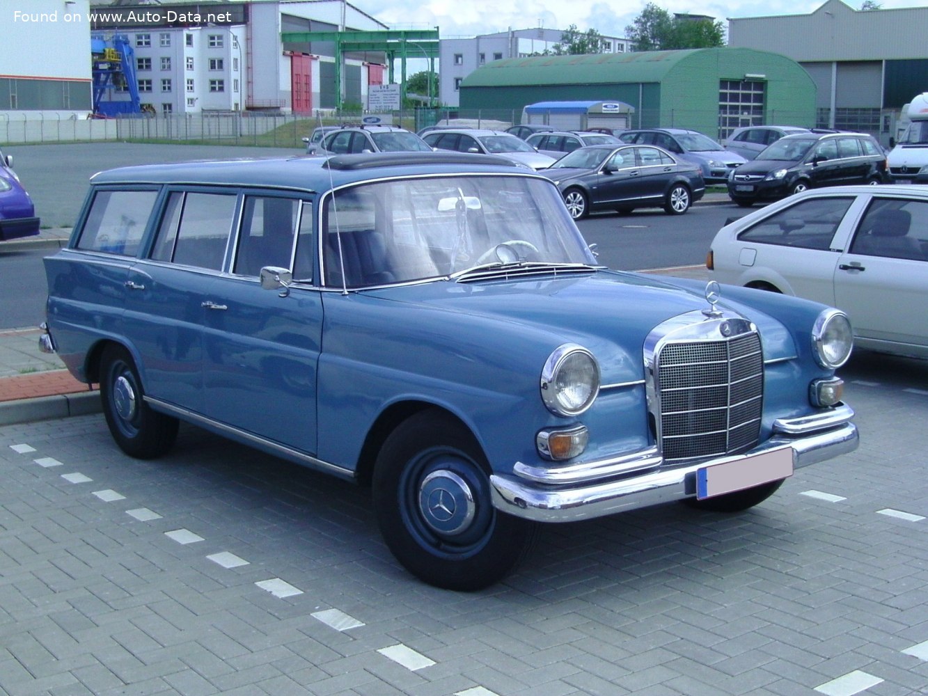 1966 Mercedes Benz Fintail Universal W110 230 120 Hp Automatic 