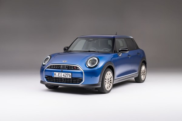 2024 Mini Hatch (F65) 5-door - Fotografie 1